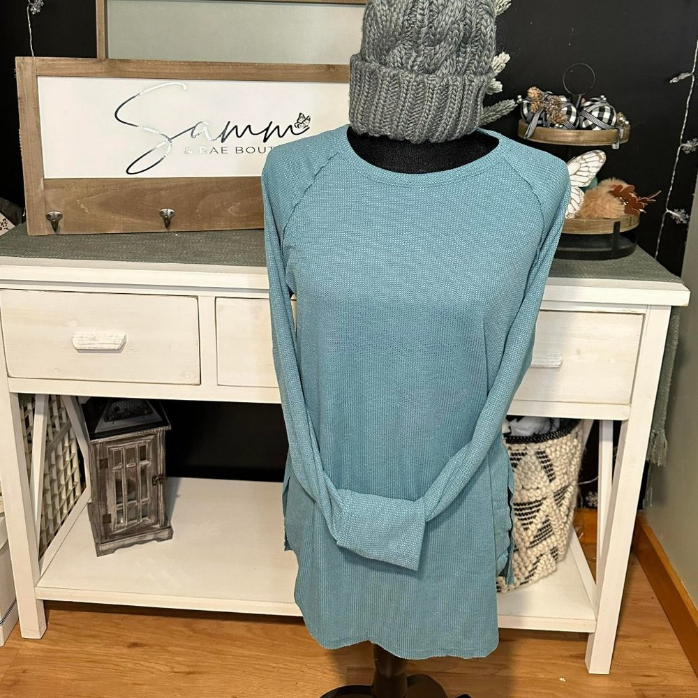 Waffle knit Teal shirt